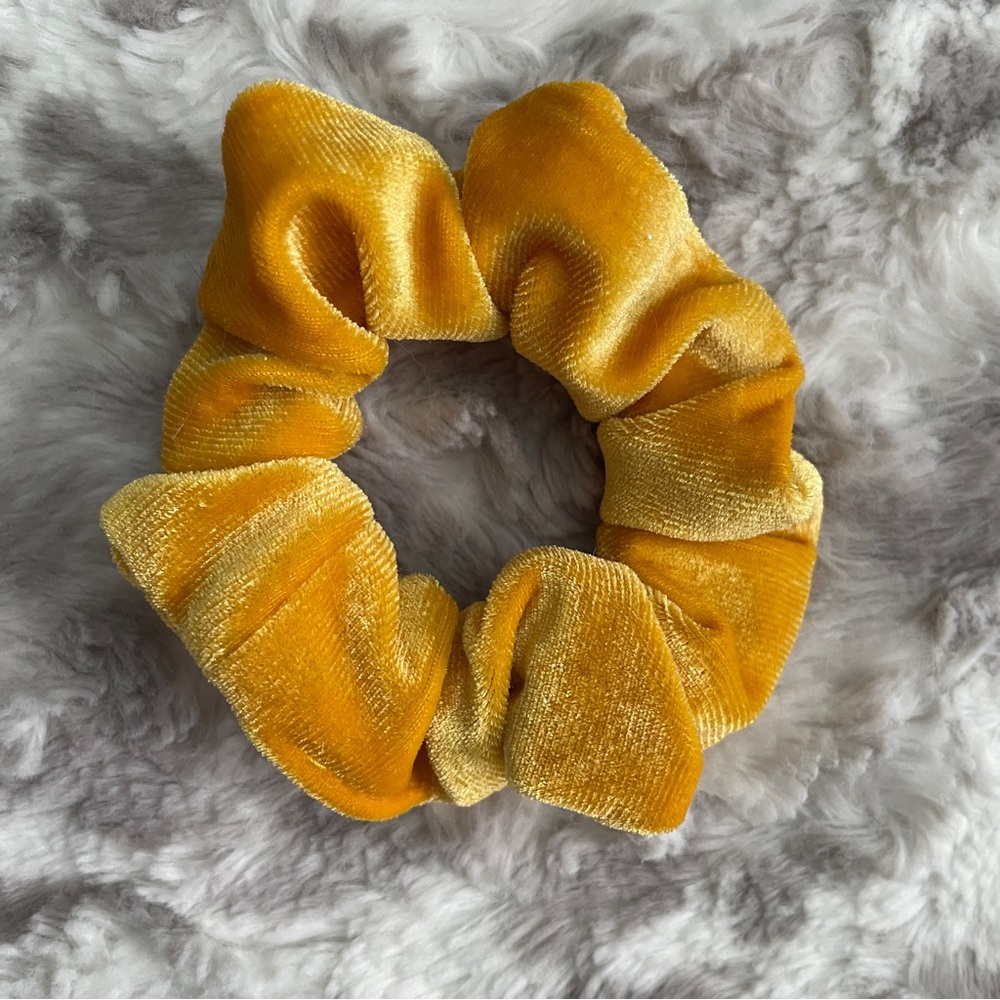 Hot Topic Scrunchie Set - Picture 3 of 4